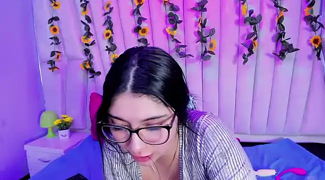 Snapshot of Lucy_Anall_ chatting on 02.02.25 Lucy Anall online show from 02.02.25