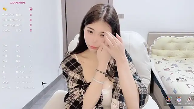 Snapshot of White-Star chatting on 01.31.26 White-Star online show from 01.31.26