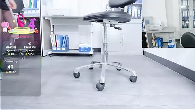 Snapshot of Cheryl_106 chatting on 01.06.26 Cheryl 106 online show from 01.06.26