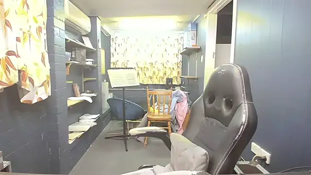 tilobinder online show from 12.05.25