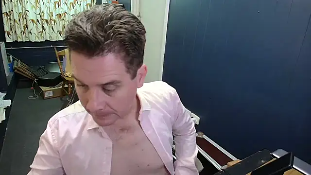 tilobinder online show from 04.10.26