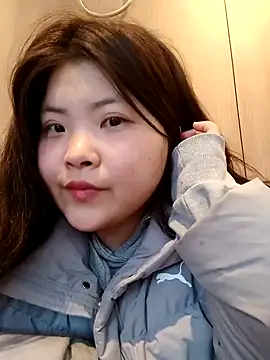 Snapshot of hello098712 chatting on 02.04.25 hello098712 online show from 02.04.25