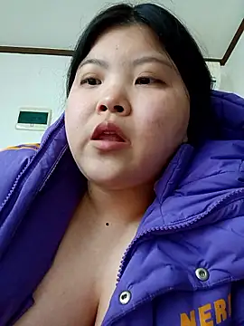 Snapshot of hello098712 chatting on 11.27.25 hello098712 online show from 11.27.25