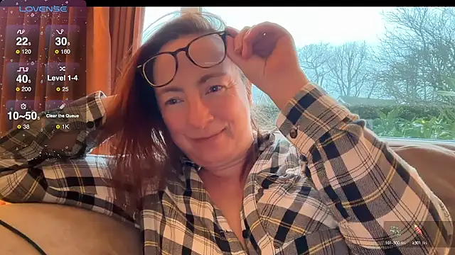 LouiseTswing online show from 12.04.24