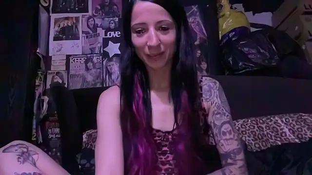 MissMidnightUK online show from 11.04.25