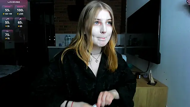 Snapshot of princessaalicc chatting on 03.07.25 princessaalicc online show from 03.07.25