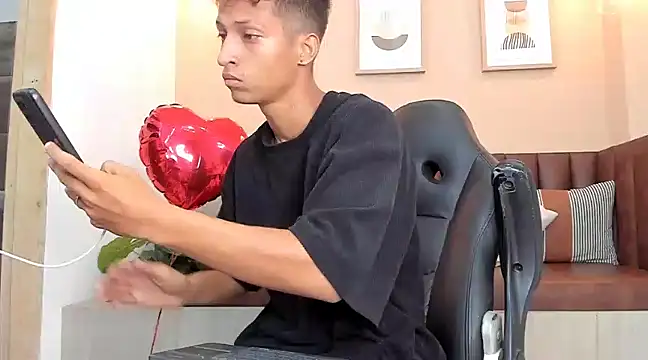 wolf james123 online show from 02.12.25