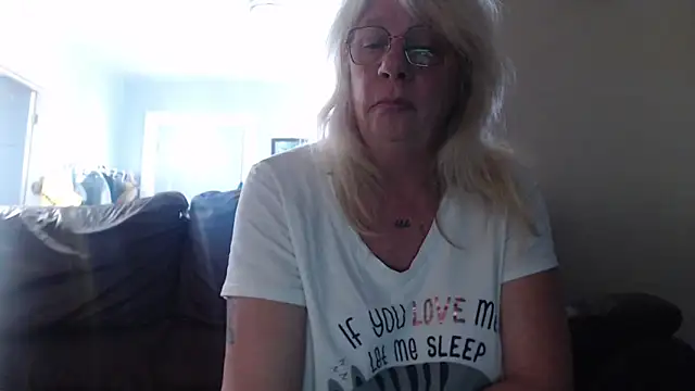 canadiancougar1965 online show from 01.26.25