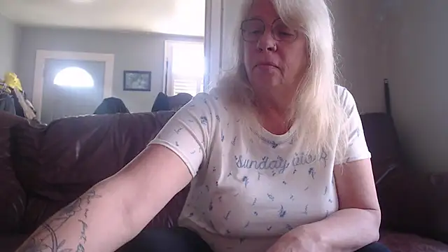 canadiancougar1965 online show from 03.09.25