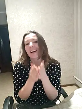 Snapshot of VselenaSun402 chatting on 02.08.25 VselenaSun402 online show from 02.08.25