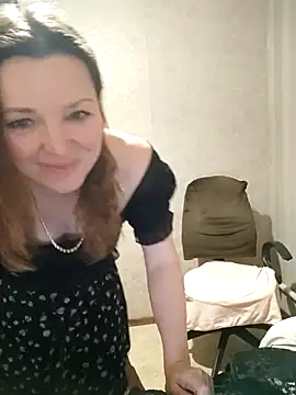 Snapshot of VselenaSun402 chatting on 02.08.25 VselenaSun402 online show from 02.08.25