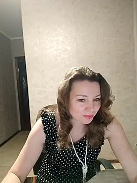 Snapshot of VselenaSun402 chatting on 02.14.25 VselenaSun402 online show from 02.14.25