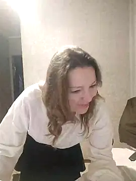 Snapshot of VselenaSun402 chatting on 02.15.25 VselenaSun402 online show from 02.15.25