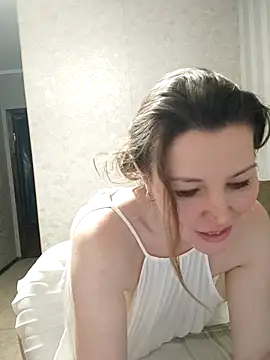 Snapshot of VselenaSun402 chatting on 02.19.25 VselenaSun402 online show from 02.19.25