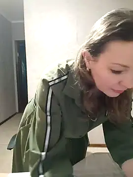 Snapshot of VselenaSun402 chatting on 02.20.25 VselenaSun402 online show from 02.20.25