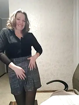 Snapshot of VselenaSun402 chatting on 02.23.25 VselenaSun402 online show from 02.23.25