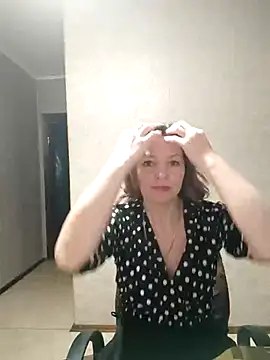 Snapshot of VselenaSun402 chatting on 03.10.25 VselenaSun402 online show from 03.10.25