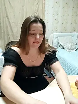 Snapshot of VselenaSun402 chatting on 11.18.25 VselenaSun402 online show from 11.18.25