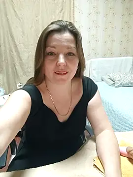 Snapshot of VselenaSun402 chatting on 11.20.25 VselenaSun402 online show from 11.20.25