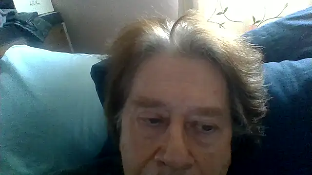 Snapshot of frankie7inch chatting on 06.26.26 frankie7inch online show from 06.26.26