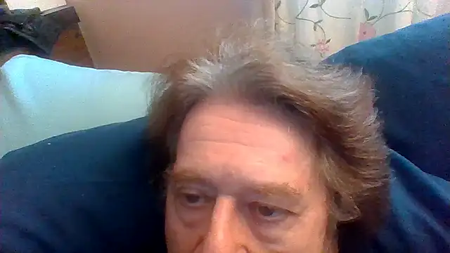 Snapshot of frankie7inch chatting on 06.27.26 frankie7inch online show from 06.27.26