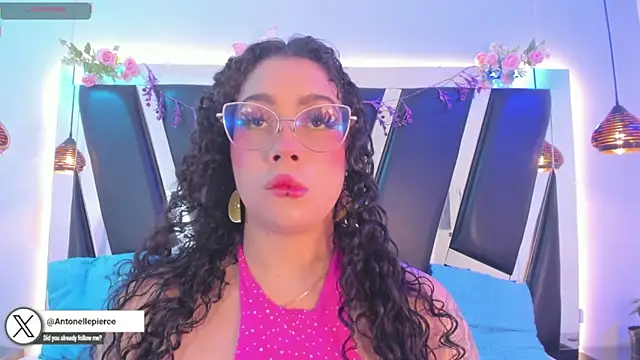 Snapshot of antonelllepiercee chatting on 06.26.26 antonelllepiercee online show from 06.26.26