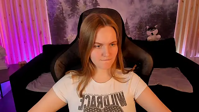 Snapshot of KellyPoter chatting on 12.17.24 KellyPoter online show from 12.17.24