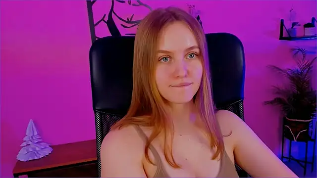 Snapshot of KellyPoter chatting on 12.20.24 KellyPoter online show from 12.20.24