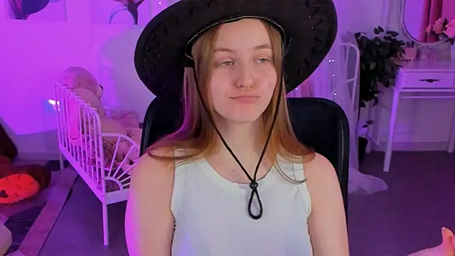 Snapshot of KellyPoter chatting on 01.12.25 KellyPoter online show from 01.12.25