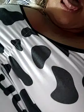 Kasandra Ho online show from 02.15.25