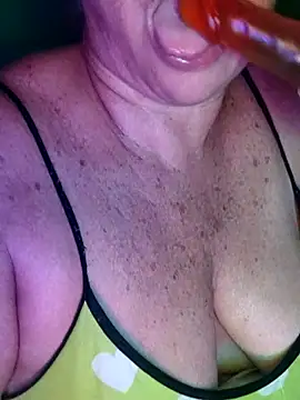 Kasandra Ho online show from 11.22.25