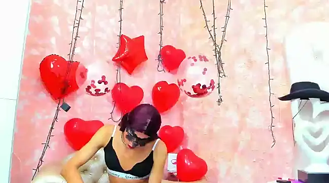 NahomiWhitel online show from 02.06.25