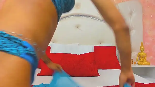 NahomiWhitel online show from 03.05.25