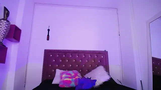 amelierouss online show from 02.05.25