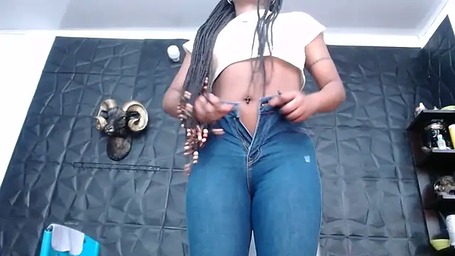 Snapshot of Hanna_Fox_69 chatting on 09.24.25 Hanna Fox 69 online show from 09.24.25