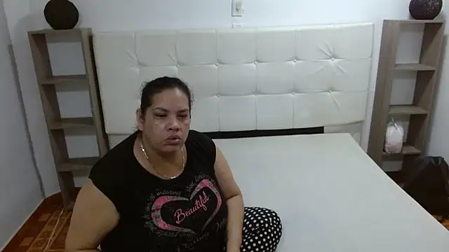 Snapshot of Candy_and_Jh0n chatting on 09.19.25 Candy and Jh0n online show from 09.19.25