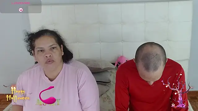 Snapshot of Candy_and_Jh0n chatting on 10.13.25 Candy and Jh0n online show from 10.13.25