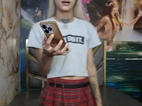 Snapshot of luna_gil_sex chatting on 12.07.24 luna gil sex online show from 12.07.24