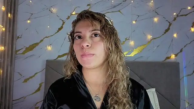 Snapshot of agatha_97_ chatting on 09.19.25 agatha 97 online show from 09.19.25