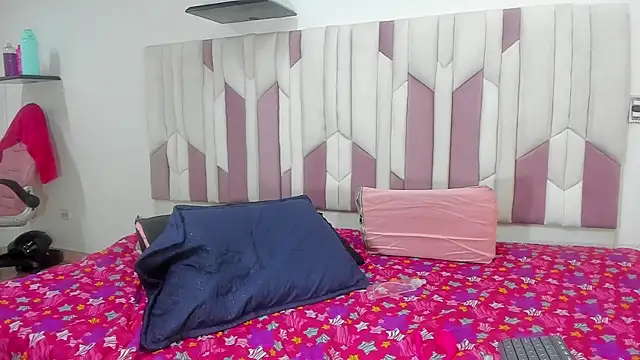 mia stanfort online show from 03.12.25