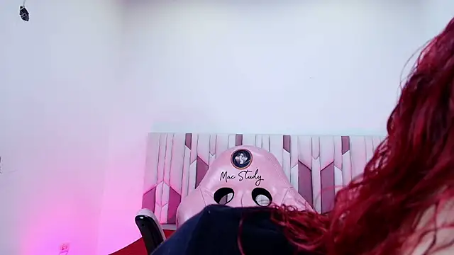 mia stanfort online show from 09.17.25