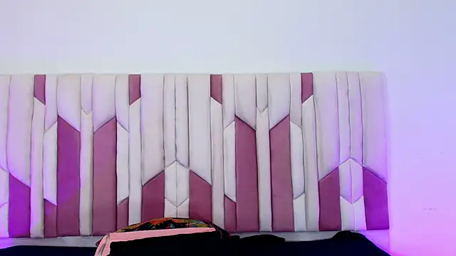 mia stanfort online show from 10.19.25