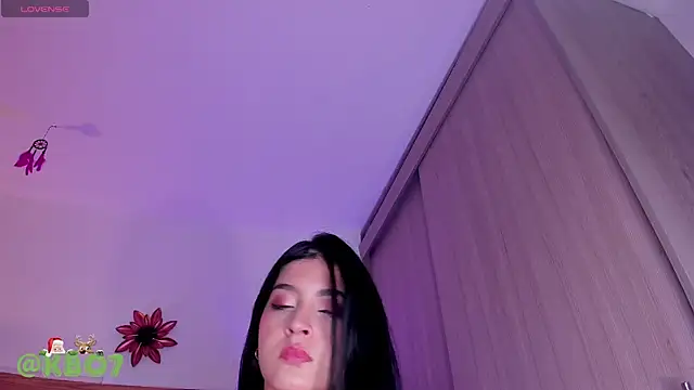Snapshot of kimberly_latin chatting on 11.21.25 kimberly latin online show from 11.21.25