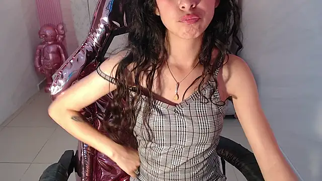 Snapshot of paris_sub1_ chatting on 02.06.25 paris sub1 online show from 02.06.25