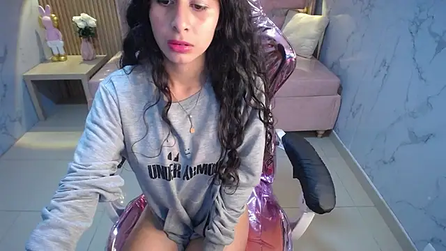 Snapshot of paris_sub1_ chatting on 02.16.25 paris sub1 online show from 02.16.25