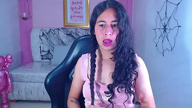 Snapshot of paris_sub1_ chatting on 10.21.25 paris sub1 online show from 10.21.25