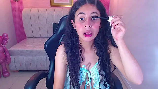 Snapshot of paris_sub1_ chatting on 10.24.25 paris sub1 online show from 10.24.25