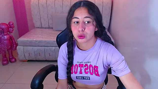 Snapshot of paris_sub1_ chatting on 11.06.25 paris sub1 online show from 11.06.25