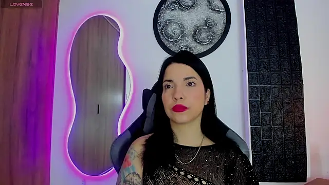 Snapshot of tatiana_sc chatting on 10.07.25 tatiana sc online show from 10.07.25