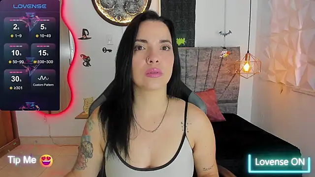 Snapshot of tatiana_sc chatting on 10.17.25 tatiana sc online show from 10.17.25